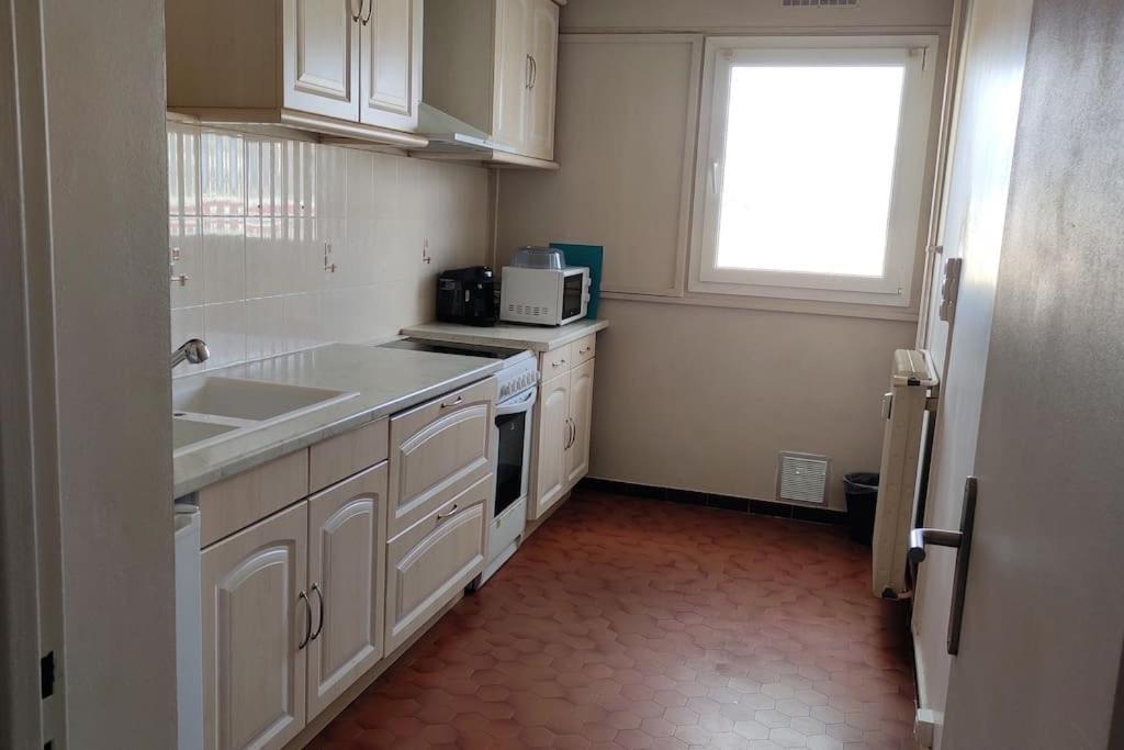 Charmant Appartement Proche Melun Centre Ville Bagian luar foto