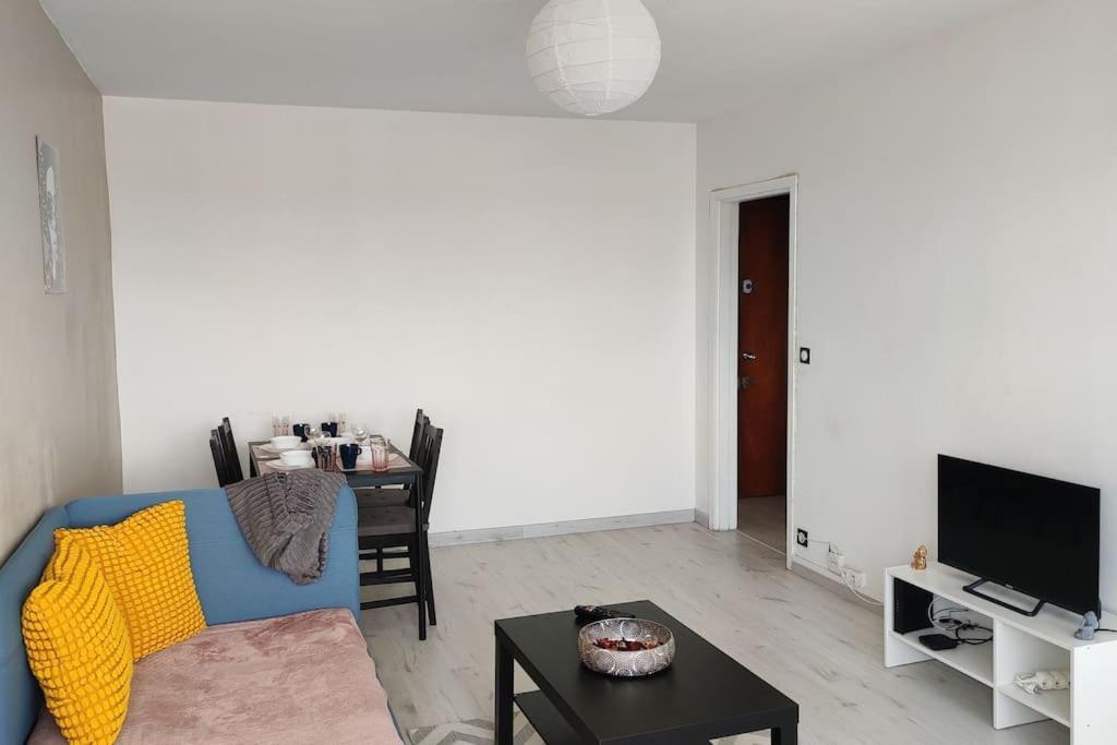 Charmant Appartement Proche Melun Centre Ville Bagian luar foto