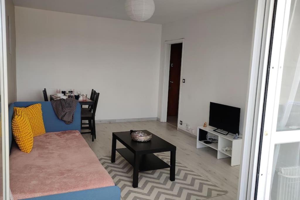 Charmant Appartement Proche Melun Centre Ville Bagian luar foto