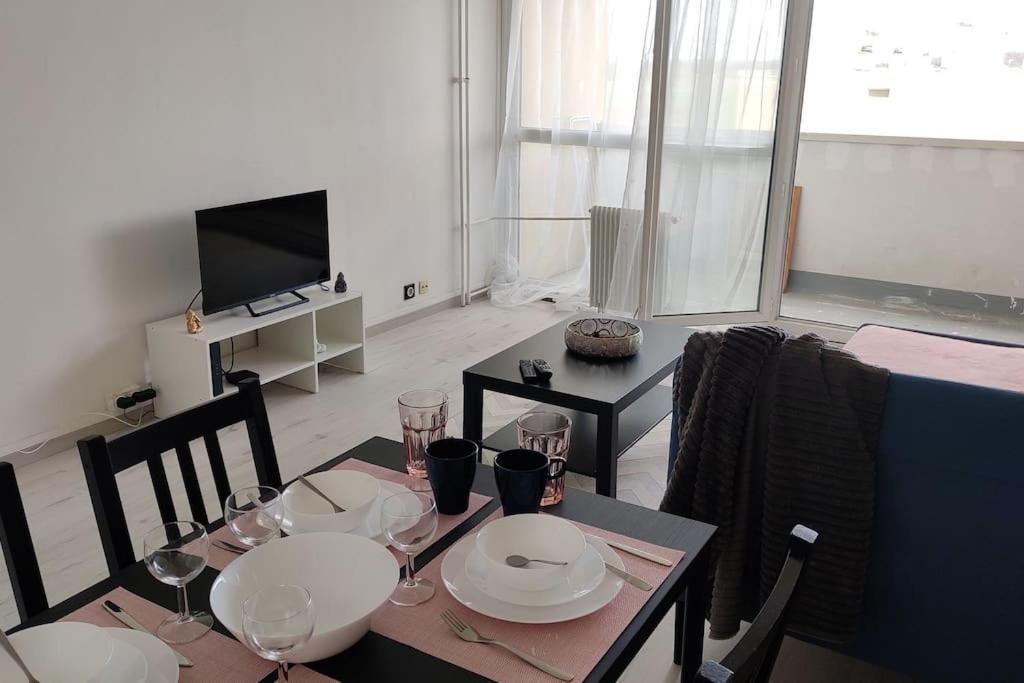 Charmant Appartement Proche Melun Centre Ville Bagian luar foto